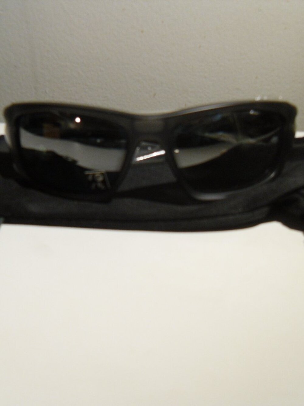 Oakley unisex Sunglasses – Stylish UV Protection Eyewear – Unisex – Authentic